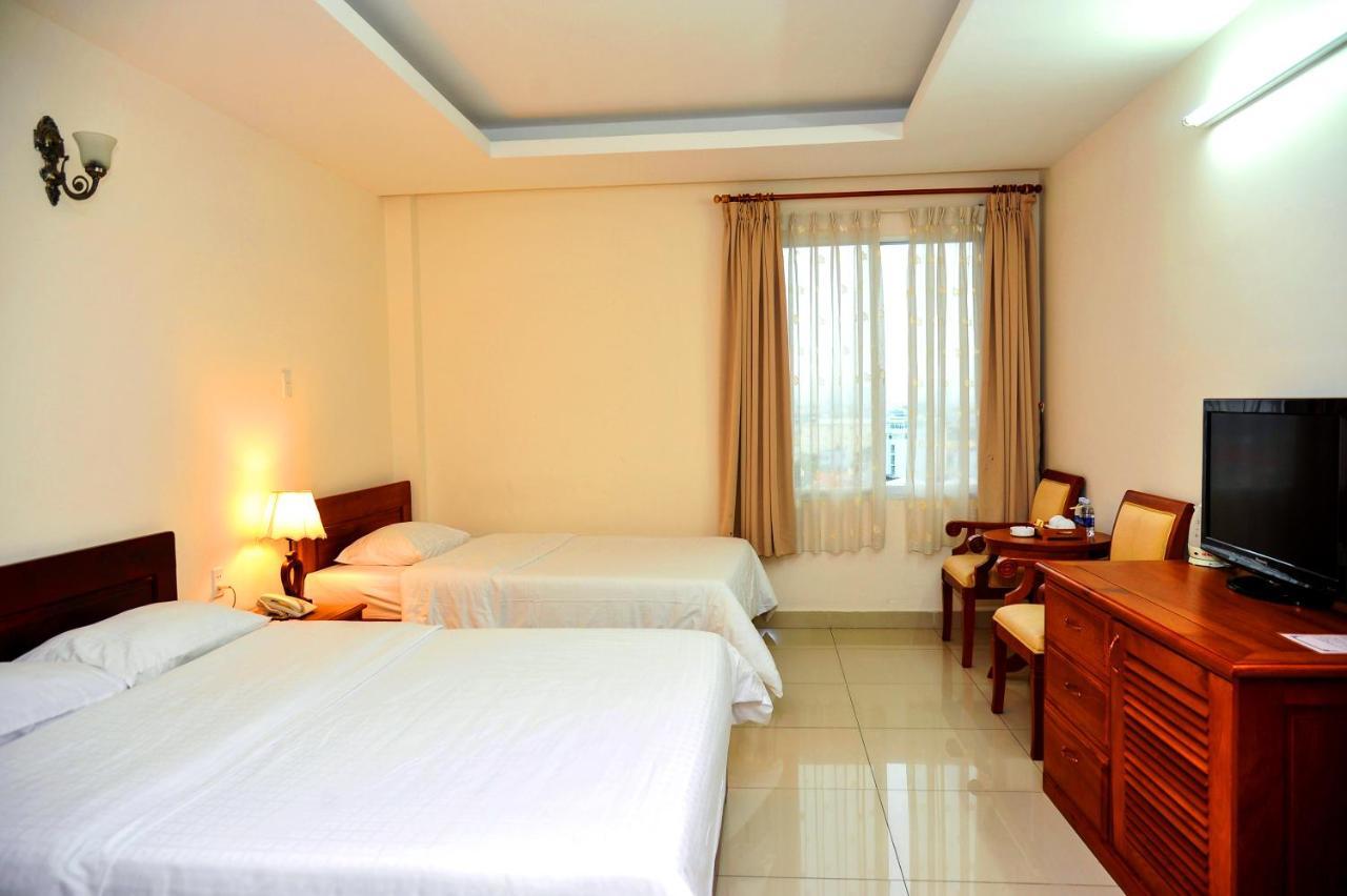 Tan Son Nhat Saigon Hotel Хошимин Екстериор снимка