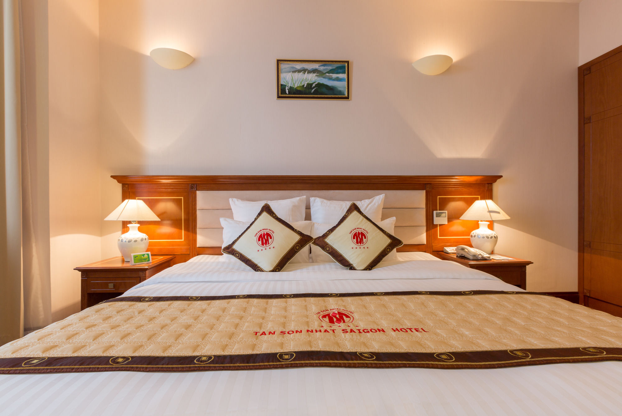 Tan Son Nhat Saigon Hotel Хошимин Екстериор снимка